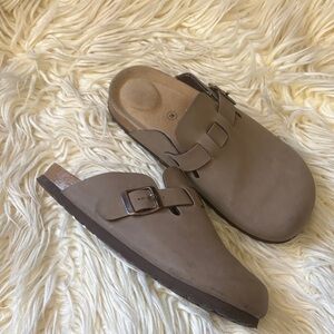 CUSHIONAIRE Kid's Hana Cork footbed clog